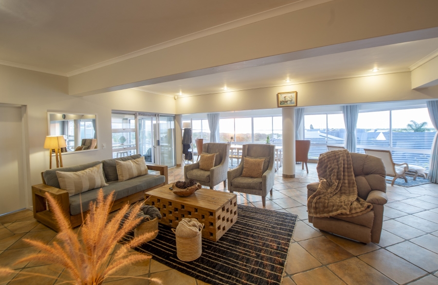 9 Bedroom Property for Sale in Poortjies Western Cape